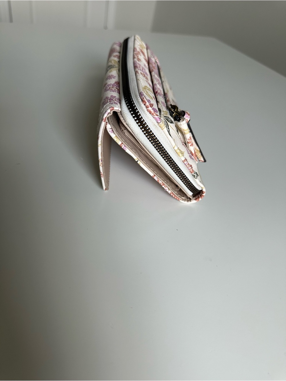 Safe Keeper Floral Print Bifold Wallet | RFID Blocking | Card Slots | Zip Coin - Picture 4 of 13